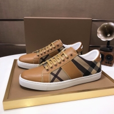 Burberry Low Shoes